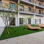 Evergreen Escape - Lindo Ape Na Liberdade